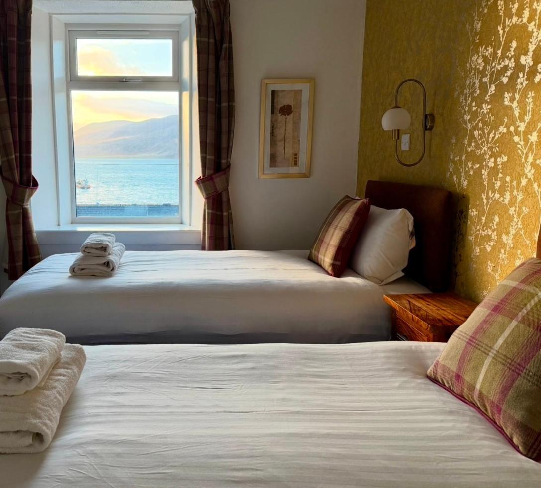 The Ferry Boat Inn Ullapool Ngoại thất bức ảnh